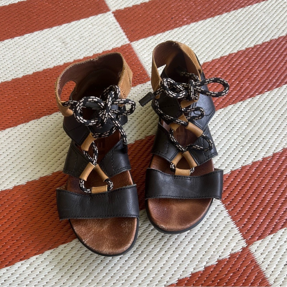 Sorel Black and Tan Women's Sandals